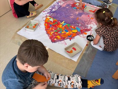 ZÁŘÍ - Ahoj školo!