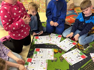 poznáváme jarní květiny...