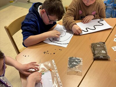 zdokonalujeme jemnou motoriku...